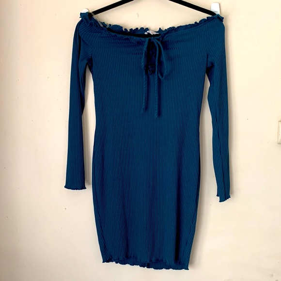 Large Off the Shoulder Long Sleeve Mini Dress - Picture 2 of 4